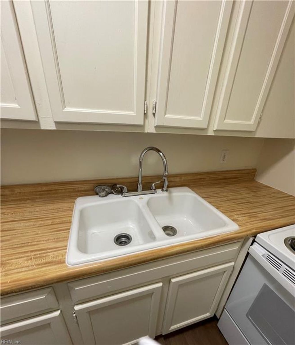 Photo of 830 Fremont Street #ABCD, Norfolk, VA 23504 (MLS # 10619530)