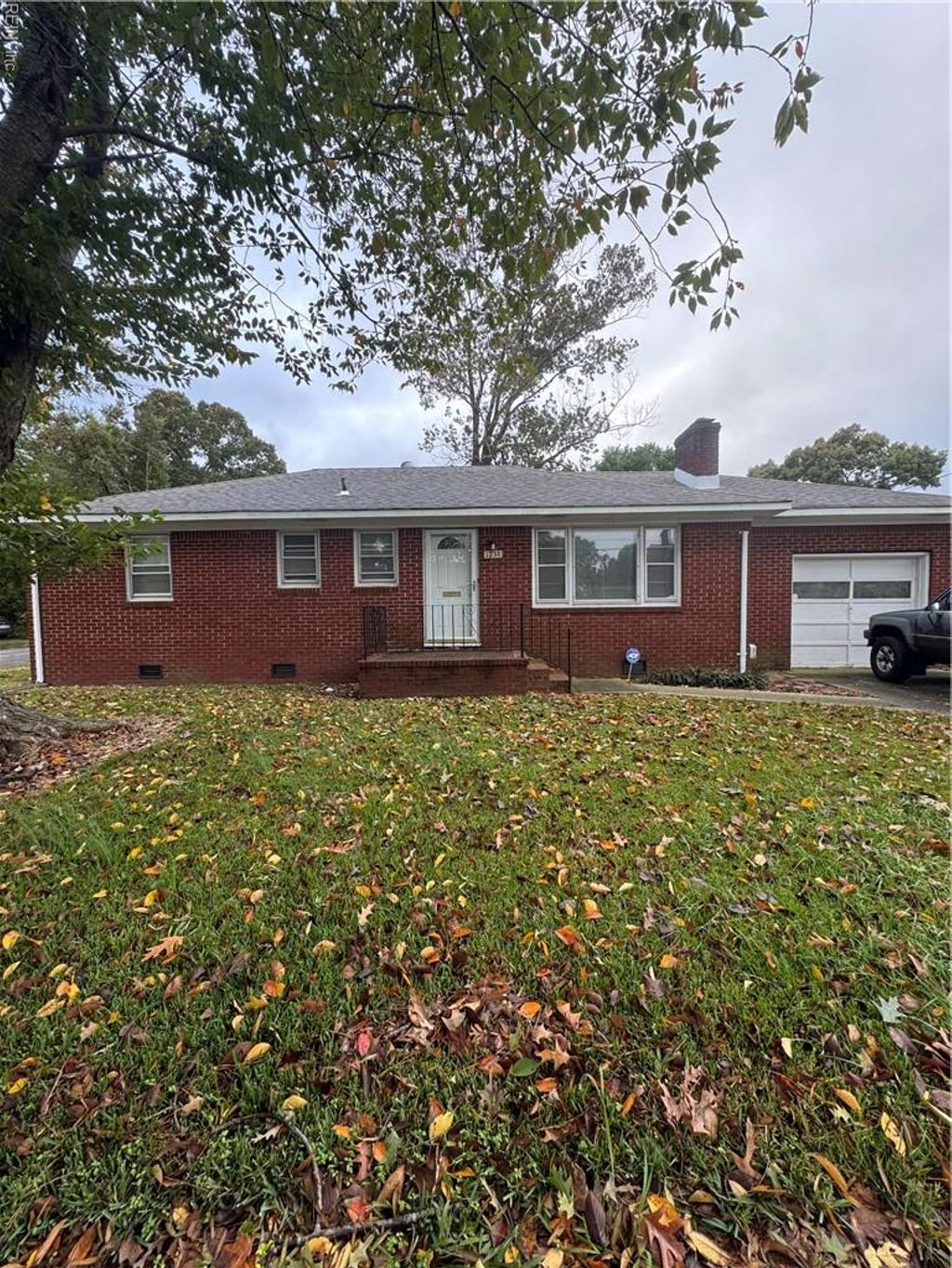 Photo of 1233 Oak Park Avenue, Norfolk, VA 23503 (MLS # 10622810)