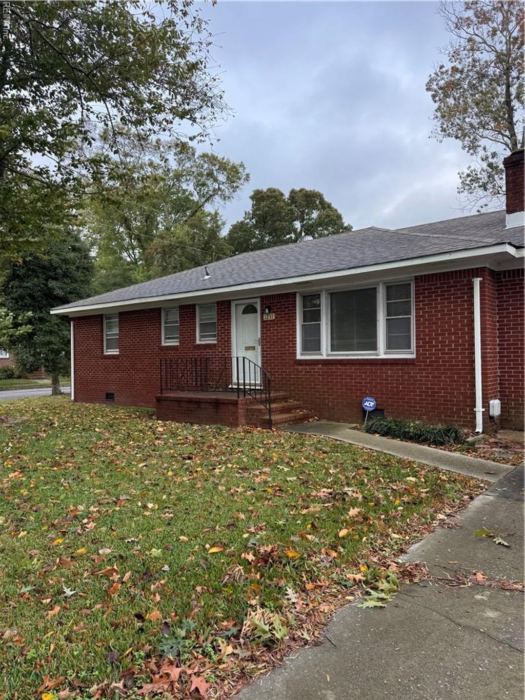 Photo of 1233 Oak Park Avenue, Norfolk, VA 23503 (MLS # 10622810)