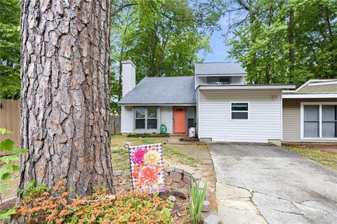 Photo of 821 Pine Tree Court, Newport News, VA 23608 (MLS # 10636044)