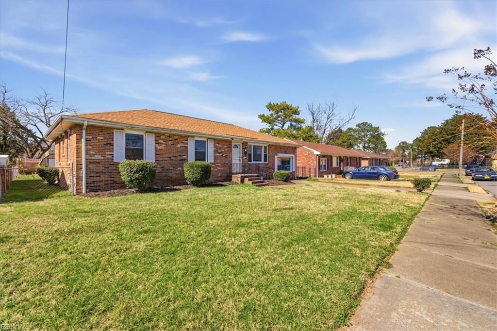 Photo of 142 Armstrong Street, Portsmouth, VA 23704 (MLS # 10621568)