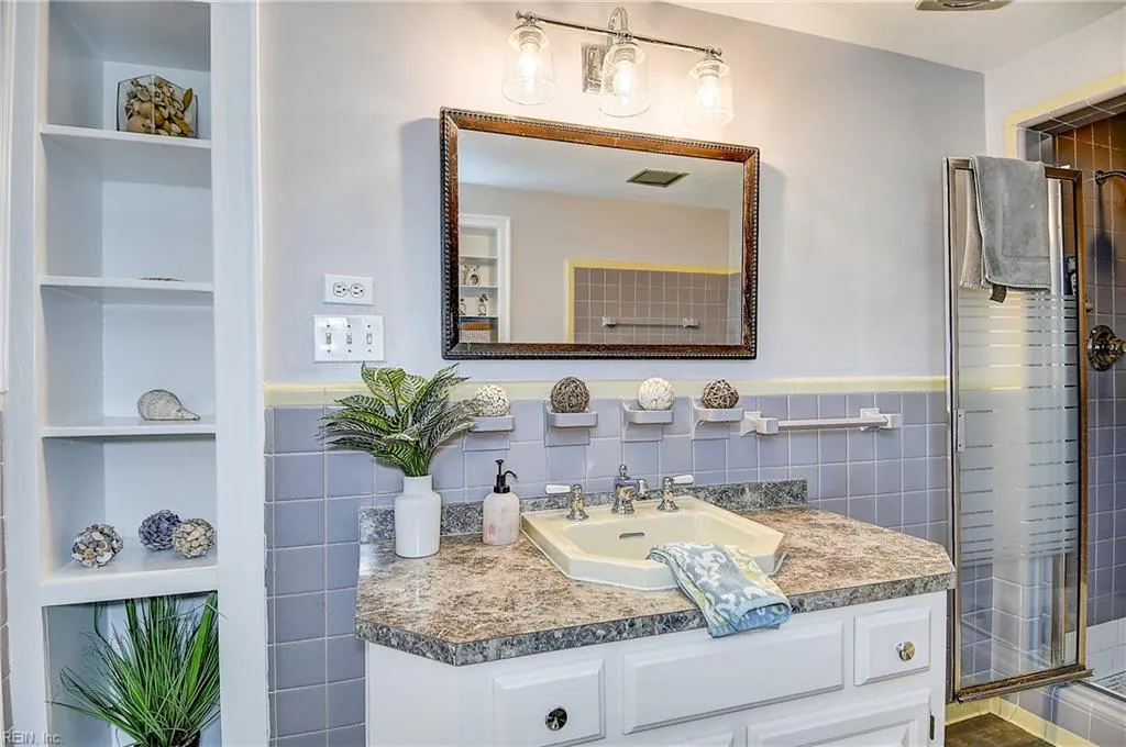 Newport News, Virginia 23601, United States, 5 Bedrooms Bedrooms, ,5 BathroomsBathrooms,Residential,Active,185771