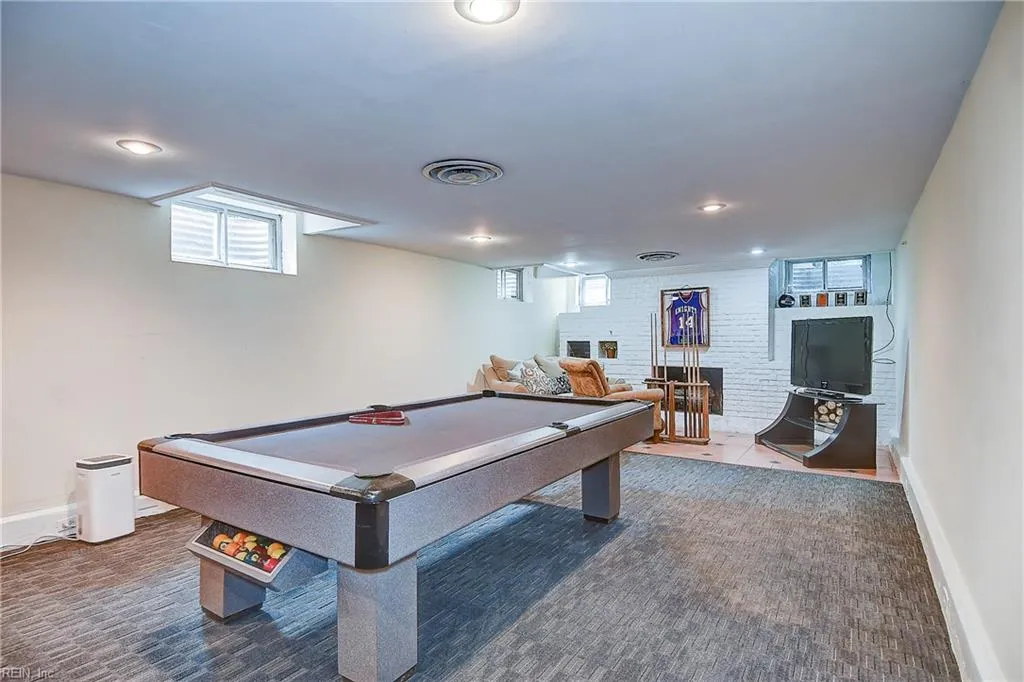 Newport News, Virginia 23601, United States, 5 Bedrooms Bedrooms, ,5 BathroomsBathrooms,Residential,Active,185771