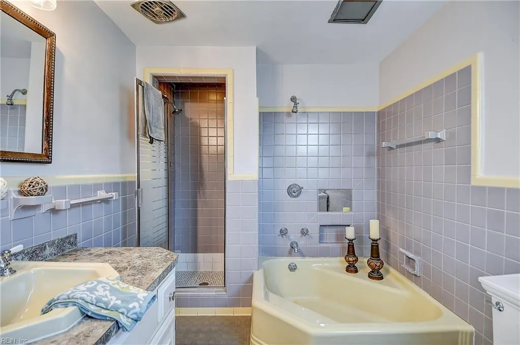 Newport News, Virginia 23601, United States, 5 Bedrooms Bedrooms, ,5 BathroomsBathrooms,Residential,Active,185771