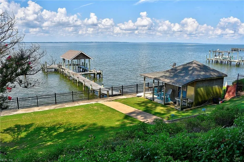 Newport News, Virginia 23601, United States, 5 Bedrooms Bedrooms, ,5 BathroomsBathrooms,Residential,Active,185771