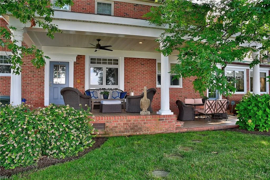 Newport News, Virginia 23601, United States, 5 Bedrooms Bedrooms, ,5 BathroomsBathrooms,Residential,Active,185771