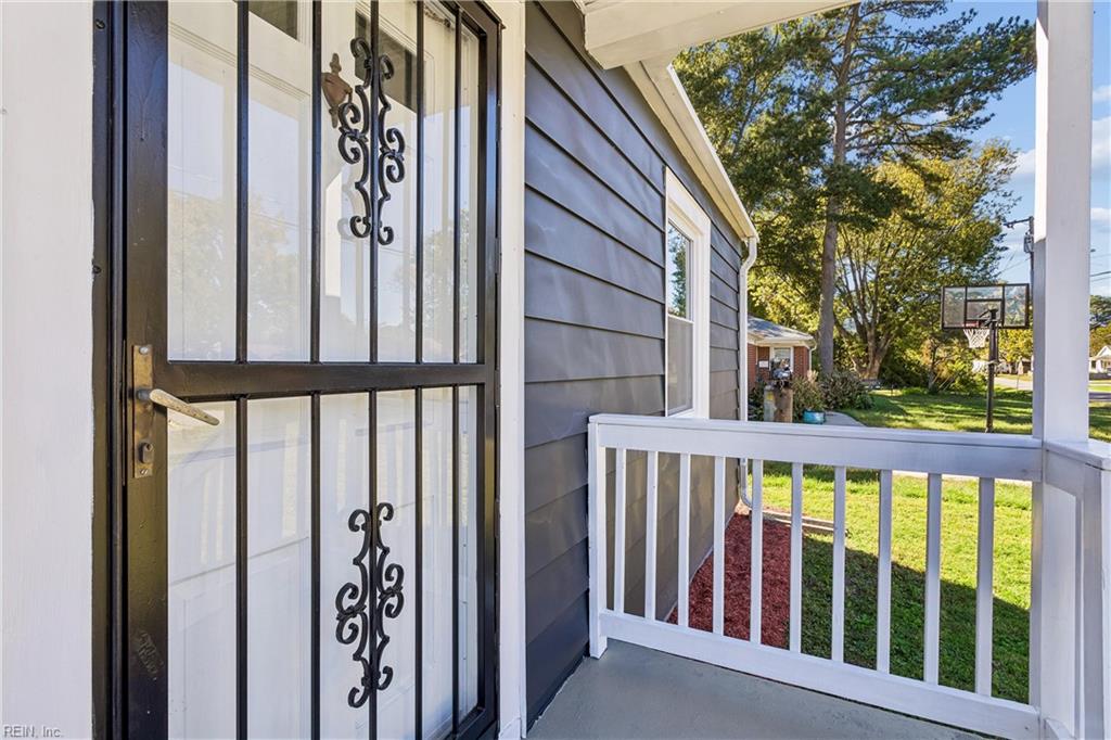 Photo of 124 Chichester Avenue, Hampton, VA 23669 (MLS # 10658992)