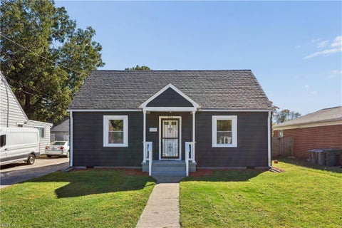 Photo of 124 Chichester Avenue, Hampton, VA 23669 (MLS # 10658992)