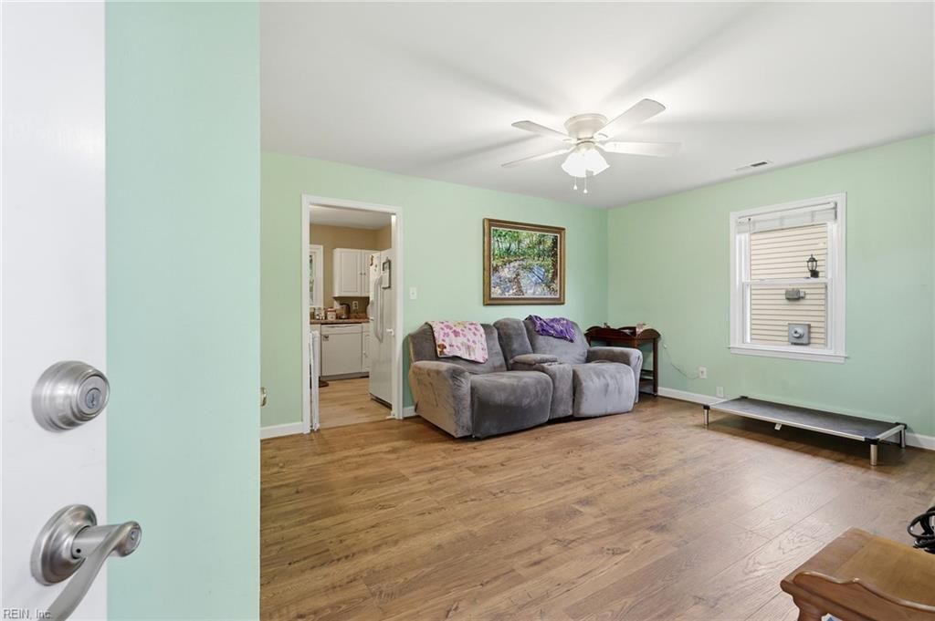 Photo of 25 Rendon Drive, Hampton, VA 23666 (MLS # 10636602)