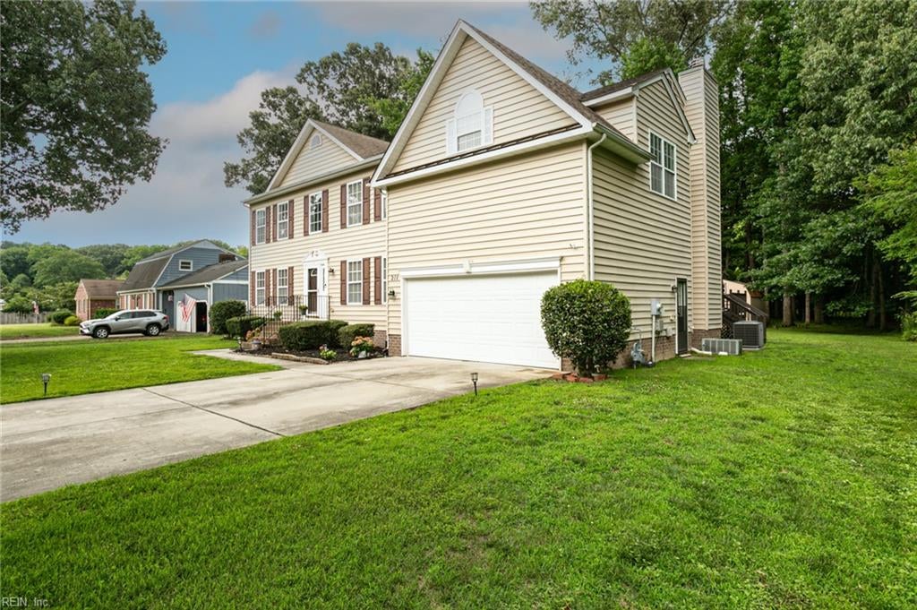 Photo of 211 BAYBERRY Lane, Yorktown, VA 23693 (MLS # 10642537)