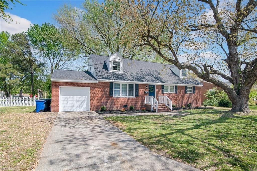 Photo of 81 Haviland Drive, Newport News, VA 23601 (MLS # 10629148)