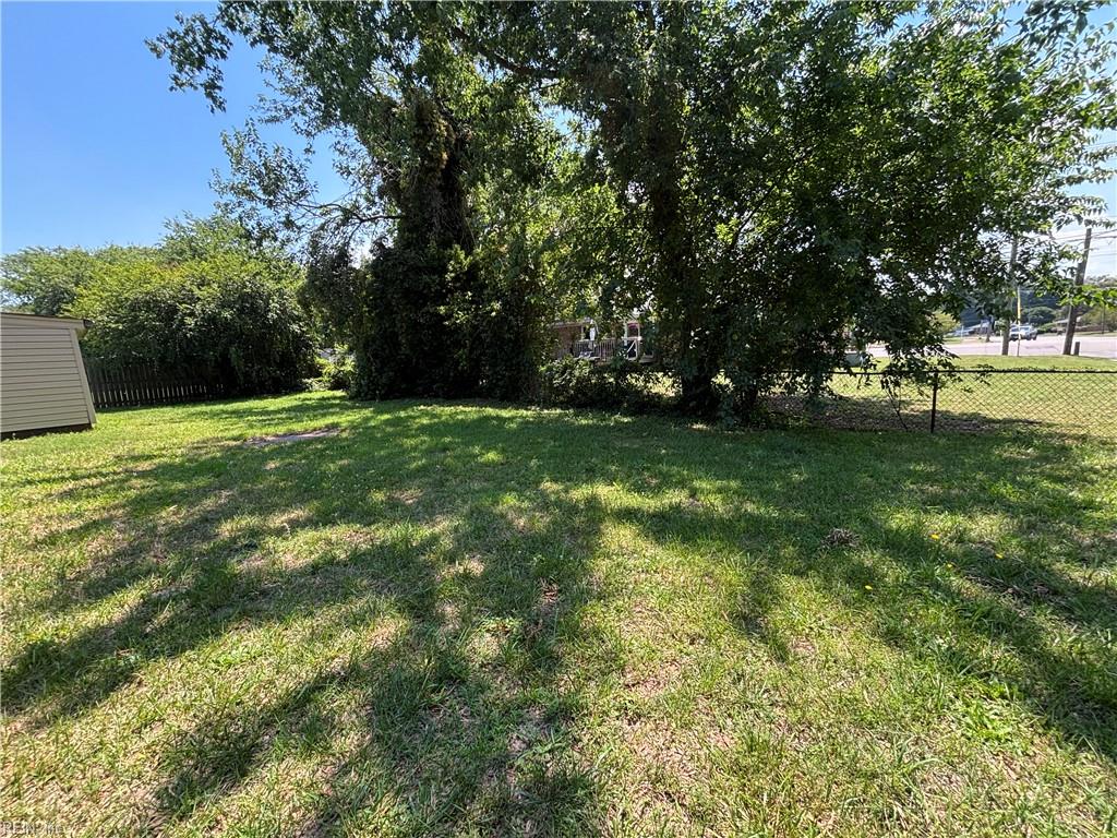 Photo of 2901 E Malden Avenue, Norfolk, VA 23518 (MLS # 10640789)