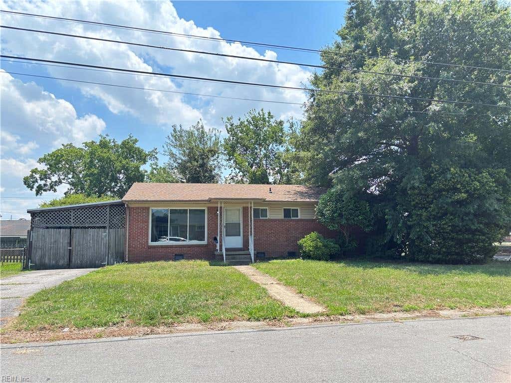 Photo of 2901 E Malden Avenue, Norfolk, VA 23518 (MLS # 10640789)