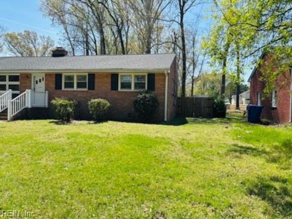 Photo of 140 Henry Clay Road, Newport News, VA 23601 (MLS # 10628455)