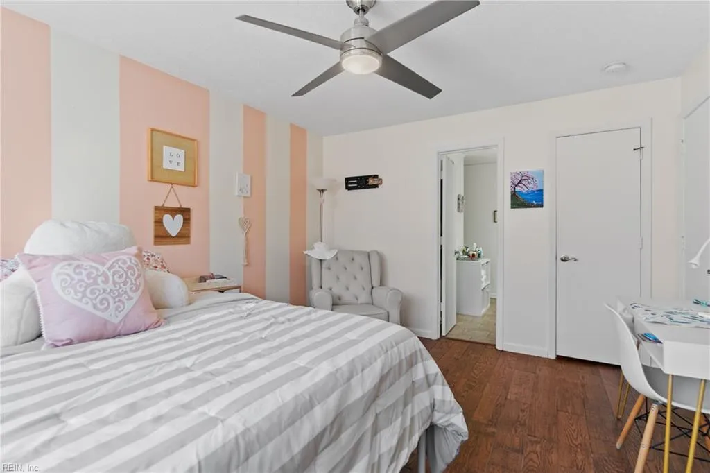 Virginia Beach, Virginia 23453, United States, 2 Bedrooms Bedrooms, ,3 BathroomsBathrooms,Residential,Pending,22813