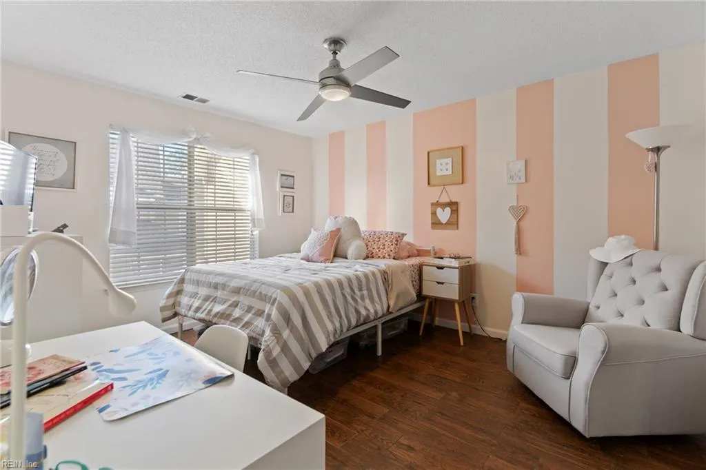 Virginia Beach, Virginia 23453, United States, 2 Bedrooms Bedrooms, ,3 BathroomsBathrooms,Residential,Pending,22813