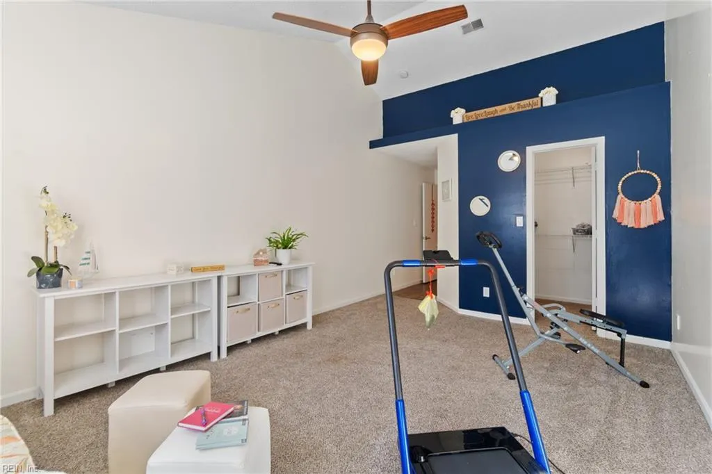 Virginia Beach, Virginia 23453, United States, 2 Bedrooms Bedrooms, ,3 BathroomsBathrooms,Residential,Pending,22813