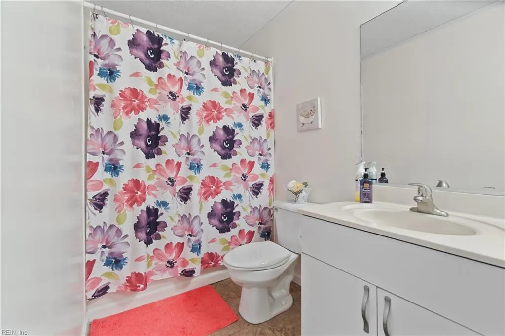 Virginia Beach, Virginia 23453, United States, 2 Bedrooms Bedrooms, ,3 BathroomsBathrooms,Residential,Pending,22813