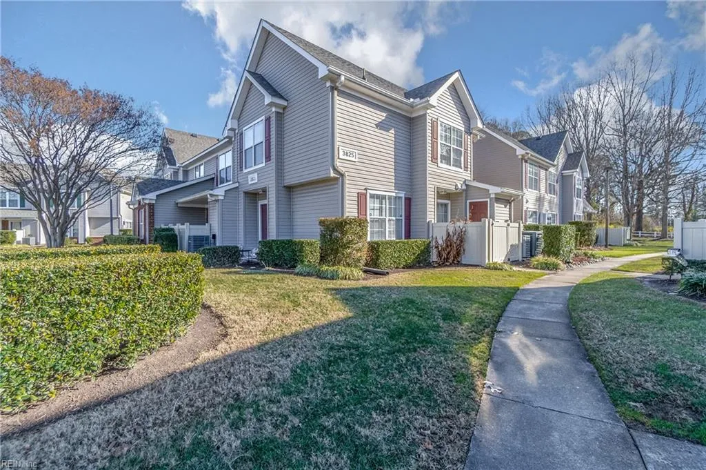 Virginia Beach, Virginia 23453, United States, 2 Bedrooms Bedrooms, ,3 BathroomsBathrooms,Residential,Pending,22813