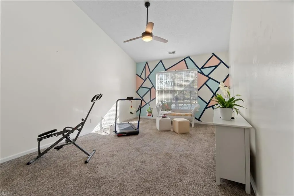 Virginia Beach, Virginia 23453, United States, 2 Bedrooms Bedrooms, ,3 BathroomsBathrooms,Residential,Pending,22813