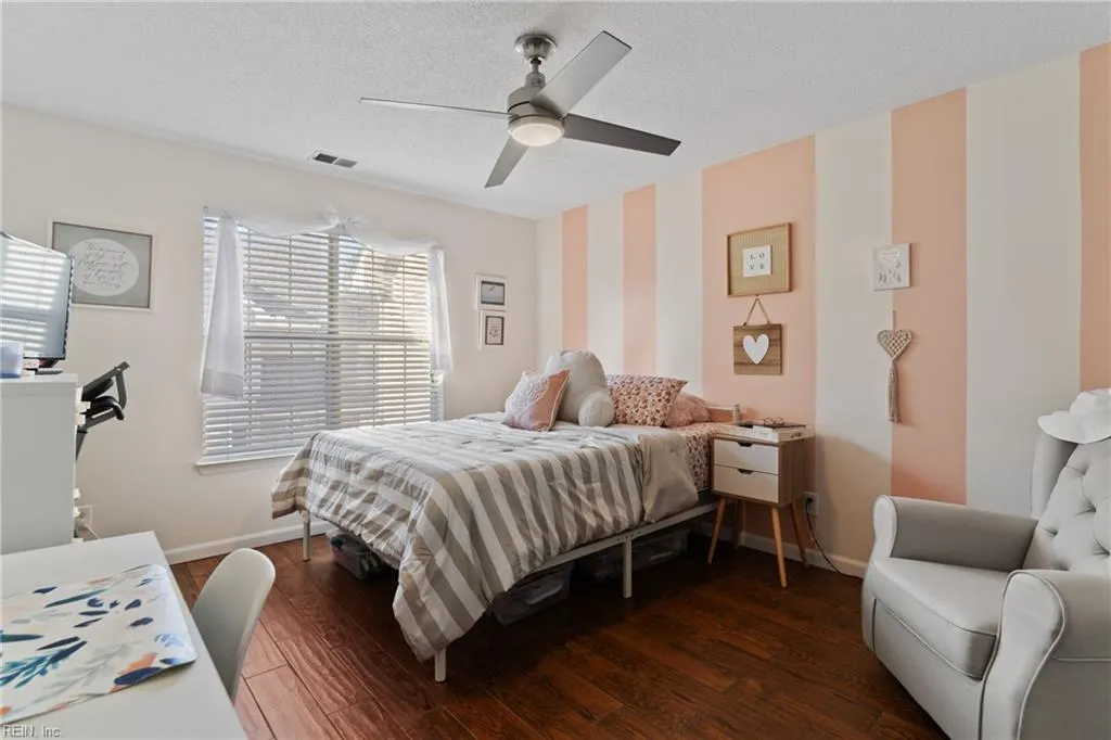 Virginia Beach, Virginia 23453, United States, 2 Bedrooms Bedrooms, ,3 BathroomsBathrooms,Residential,Pending,22813