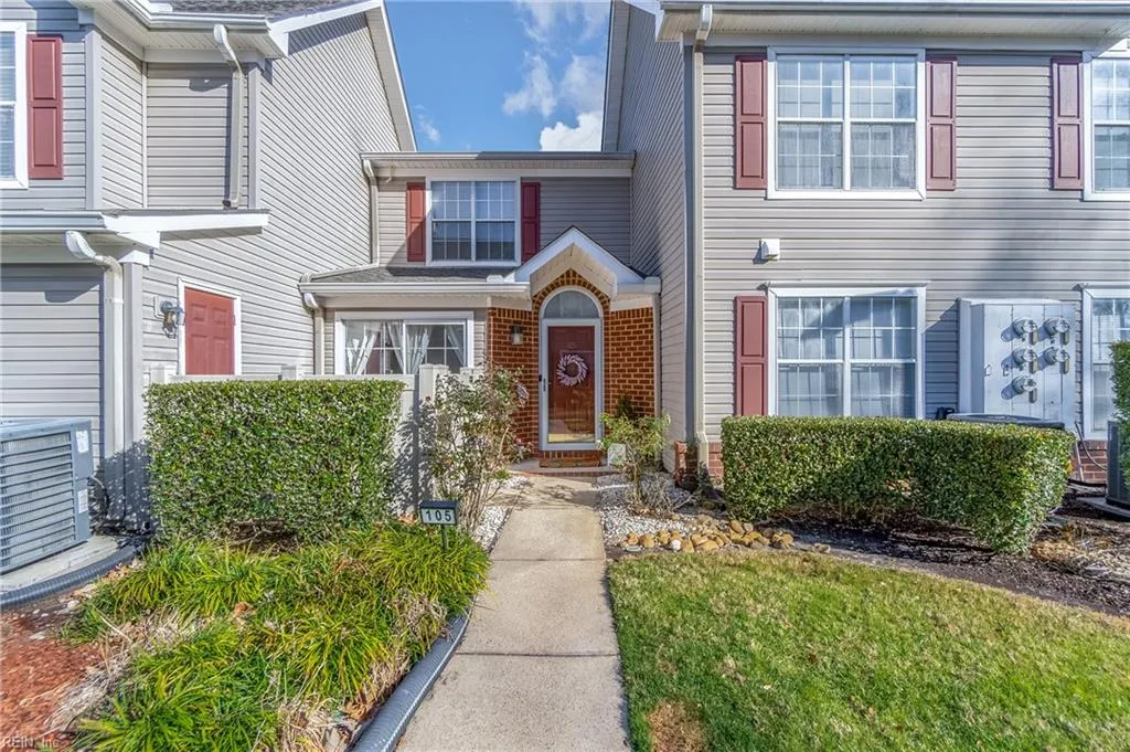 Virginia Beach, Virginia 23453, United States, 2 Bedrooms Bedrooms, ,3 BathroomsBathrooms,Residential,Pending,22813