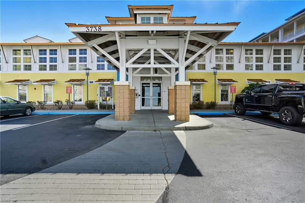 Photo of 3738 Sandpiper Road #114B, Virginia Beach, VA 23456 (MLS # 10608877)