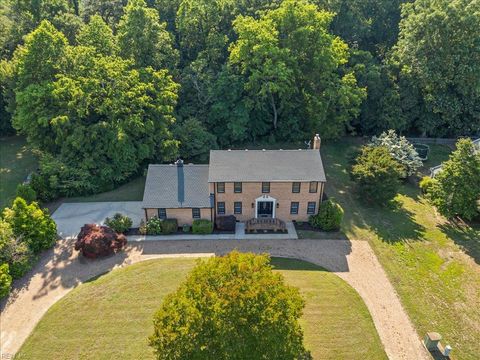 Photo of 8957 River Crescent, Suffolk, VA 23433 (MLS # 10645542)