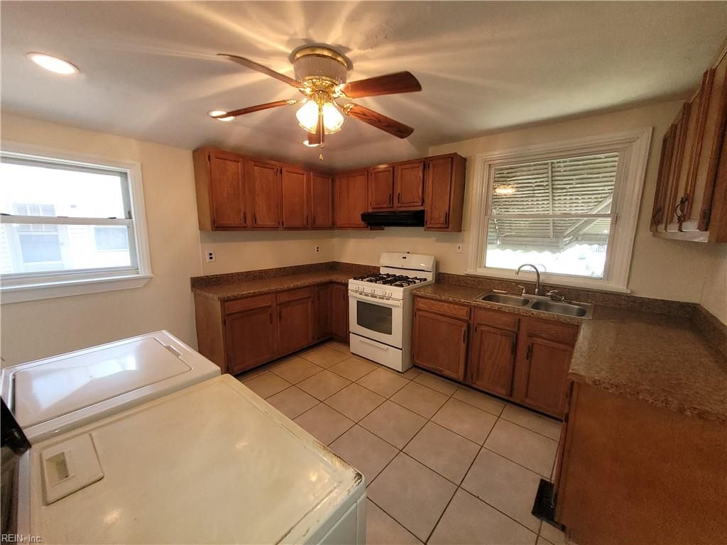 Photo of 617 Surry Street, Portsmouth, VA 23703 (MLS # 10623981)