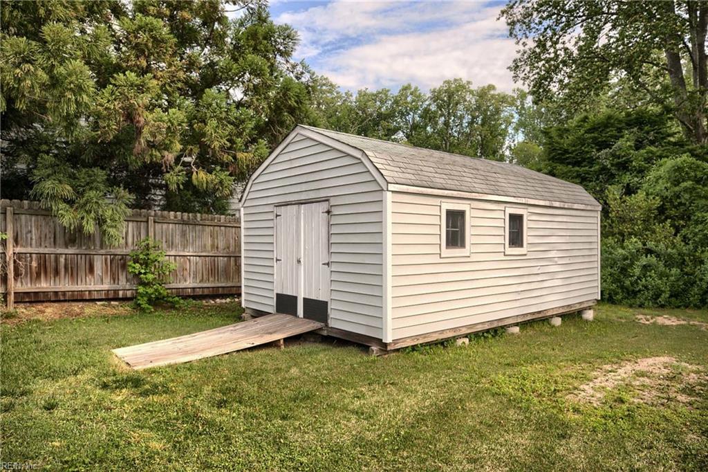 7486 Roaring Springs RD