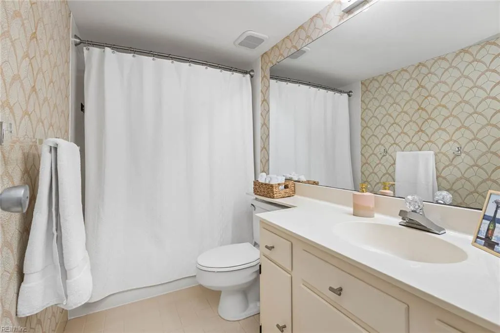 Virginia Beach, Virginia 23451, United States, 2 Bedrooms Bedrooms, ,2 BathroomsBathrooms,Residential,Active,187291