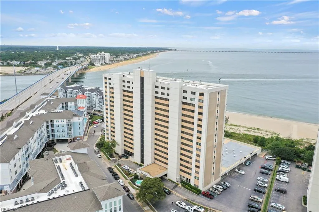 Virginia Beach, Virginia 23451, United States, 2 Bedrooms Bedrooms, ,2 BathroomsBathrooms,Residential,Active,187291