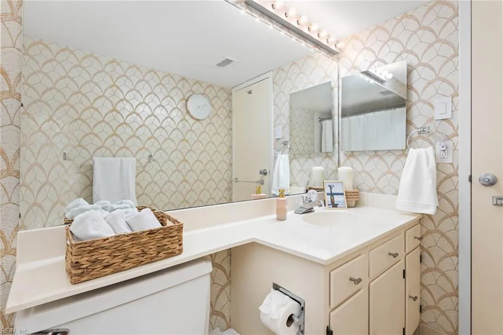 Virginia Beach, Virginia 23451, United States, 2 Bedrooms Bedrooms, ,2 BathroomsBathrooms,Residential,Active,187291