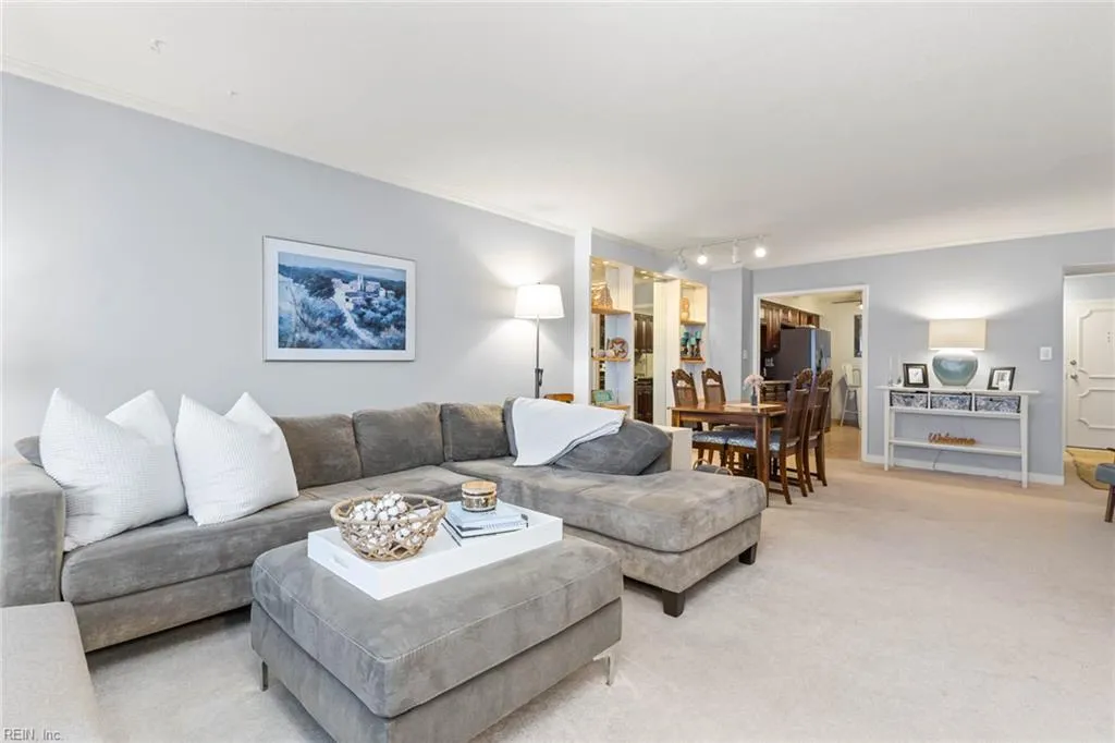 Virginia Beach, Virginia 23451, United States, 2 Bedrooms Bedrooms, ,2 BathroomsBathrooms,Residential,Active,187291