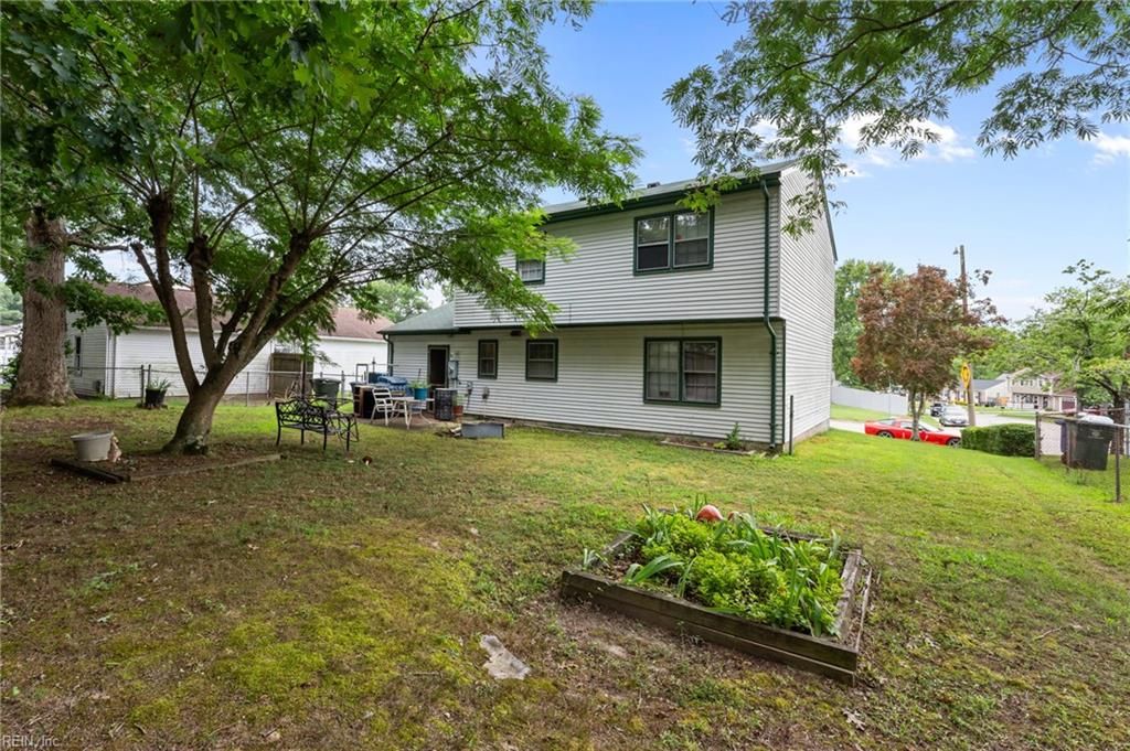 Photo of 962 Red Oak Circle, Newport News, VA 23608 (MLS # 10614704)