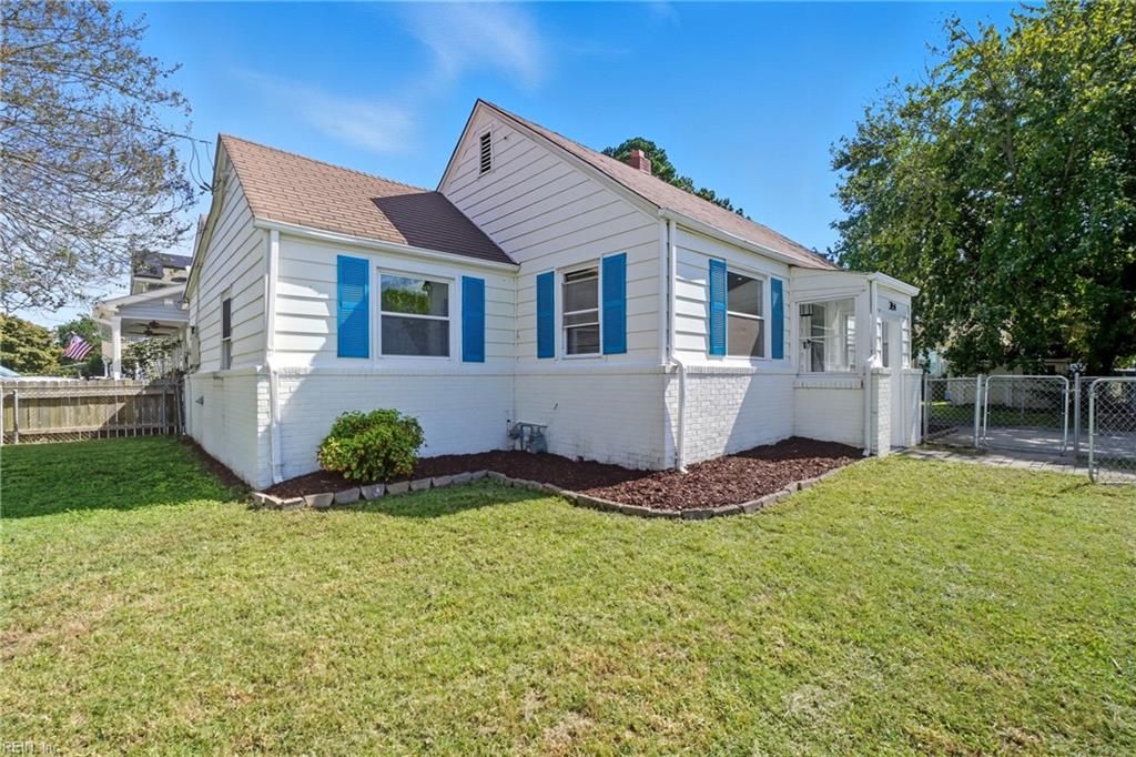 Photo of 3154 Locust Avenue, Norfolk, VA 23513 (MLS # 10604820)