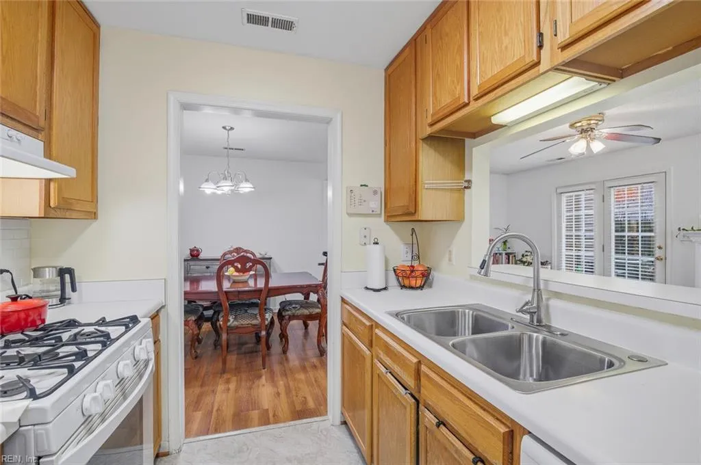 Hampton, Virginia 23666, United States, 3 Bedrooms Bedrooms, ,3 BathroomsBathrooms,Residential,Active,248179