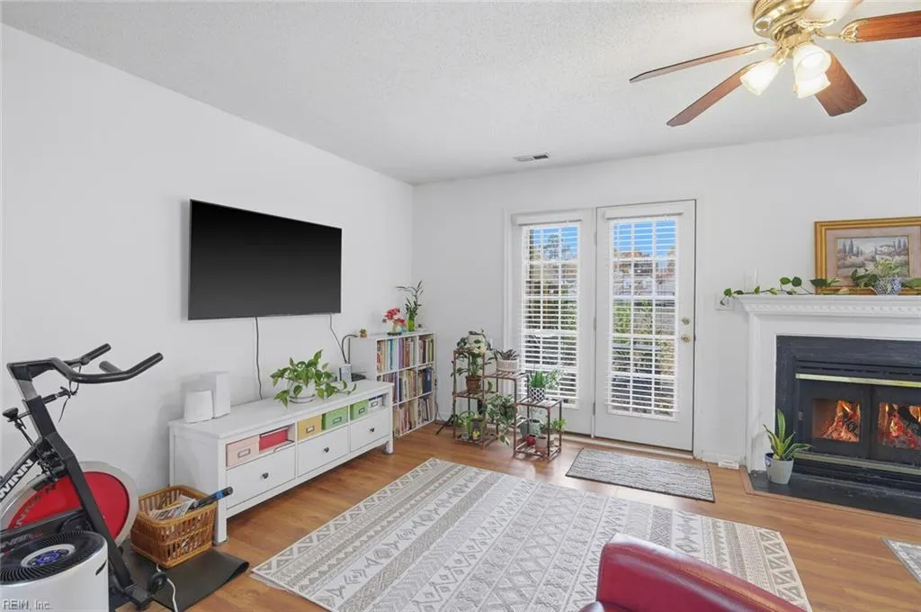 Hampton, Virginia 23666, United States, 3 Bedrooms Bedrooms, ,3 BathroomsBathrooms,Residential,Active,248179