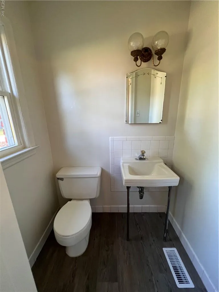 Portsmouth, Virginia 23703, United States, 3 Bedrooms Bedrooms, ,2 BathroomsBathrooms,Residential,Active,125755