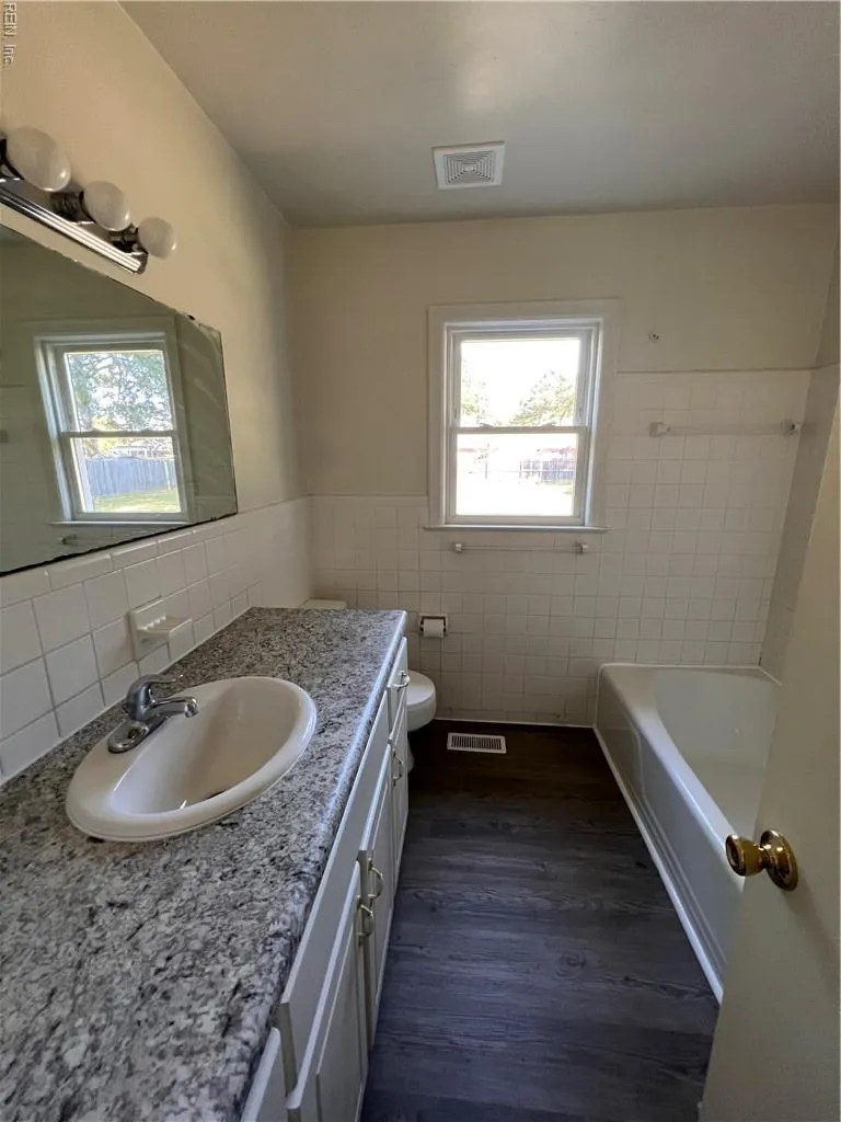 Portsmouth, Virginia 23703, United States, 3 Bedrooms Bedrooms, ,2 BathroomsBathrooms,Residential,Active,125755
