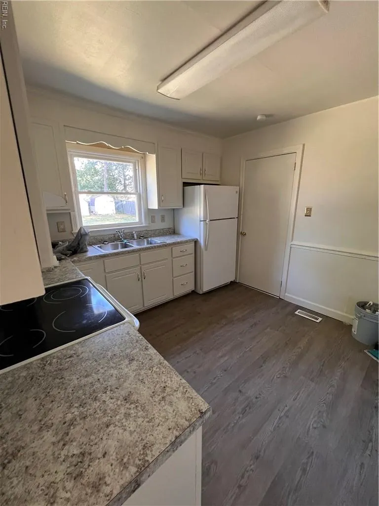 Portsmouth, Virginia 23703, United States, 3 Bedrooms Bedrooms, ,2 BathroomsBathrooms,Residential,Active,125755