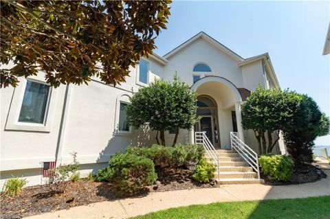 Photo of 36 Bay Front Place, Hampton, VA 23664 (MLS # 10622996)