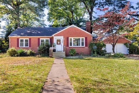 Photo of 7307 Madison Avenue, Newport News, VA 23605 (MLS # 10607316)