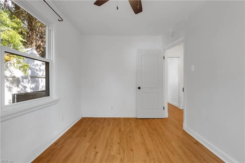 Portsmouth, Virginia 23707, United States, 3 Bedrooms Bedrooms, ,1 BathroomBathrooms,Residential,Pending,33413