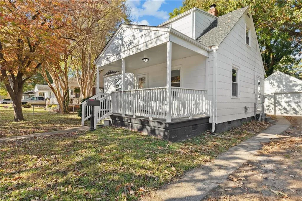 Portsmouth, Virginia 23707, United States, 3 Bedrooms Bedrooms, ,1 BathroomBathrooms,Residential,Pending,33413