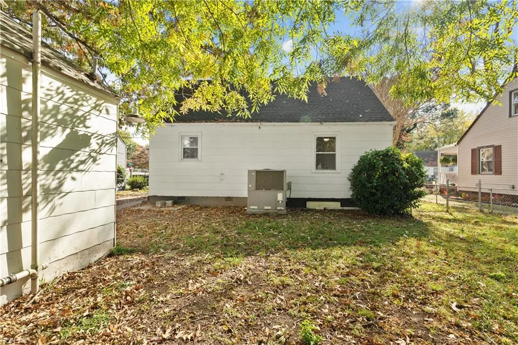 Portsmouth, Virginia 23707, United States, 3 Bedrooms Bedrooms, ,1 BathroomBathrooms,Residential,Pending,33413