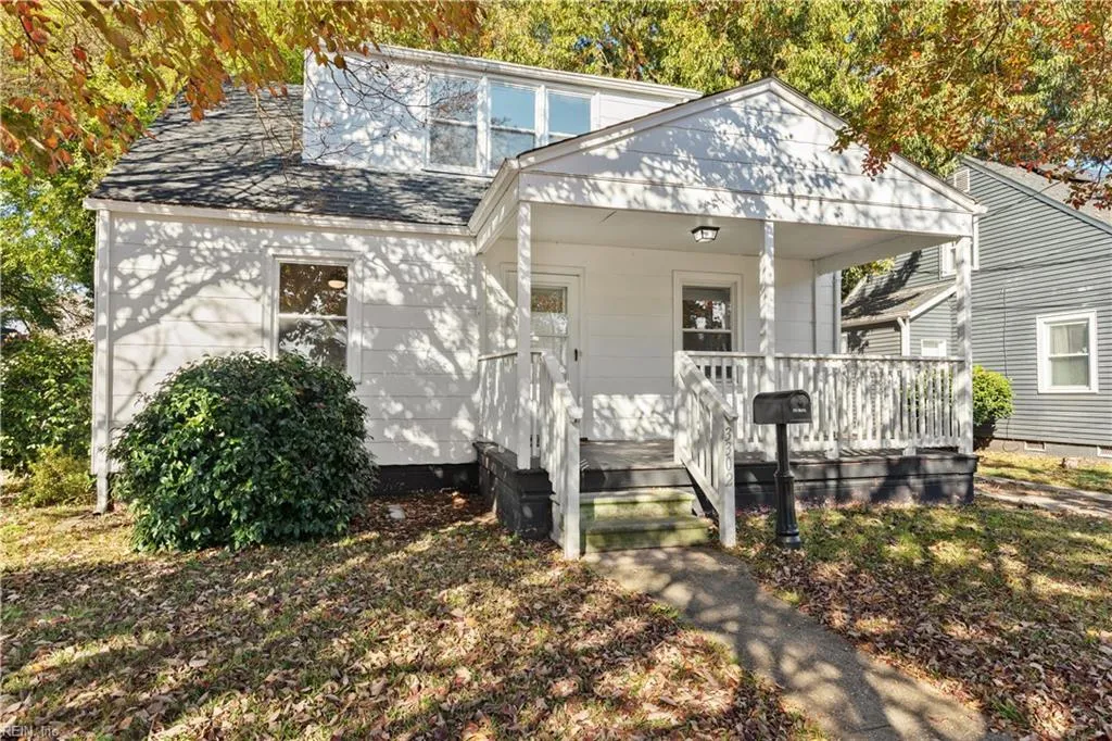 Portsmouth, Virginia 23707, United States, 3 Bedrooms Bedrooms, ,1 BathroomBathrooms,Residential,Pending,33413