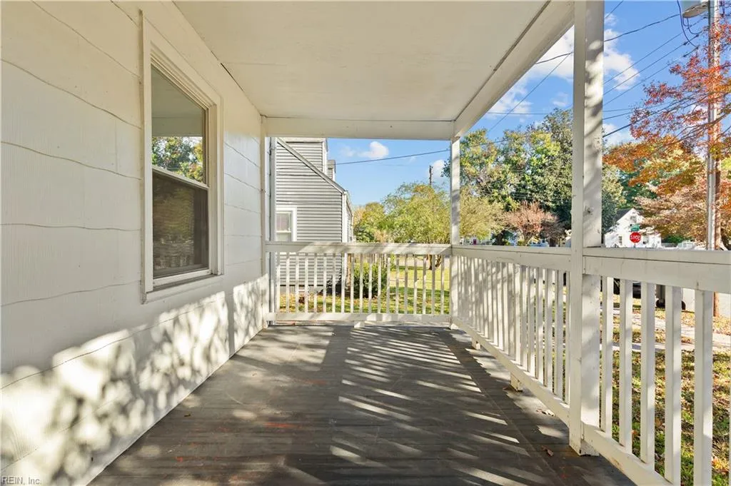 Portsmouth, Virginia 23707, United States, 3 Bedrooms Bedrooms, ,1 BathroomBathrooms,Residential,Pending,33413