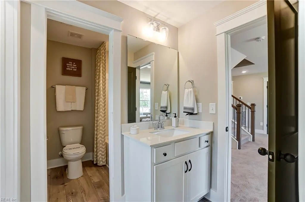 Windsor, Virginia 23487, United States, 5 Bedrooms Bedrooms, ,3 BathroomsBathrooms,Residential,Active,240769