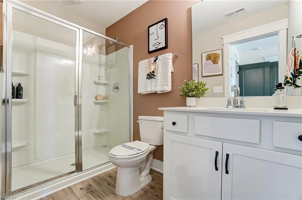 Windsor, Virginia 23487, United States, 5 Bedrooms Bedrooms, ,3 BathroomsBathrooms,Residential,Active,240769